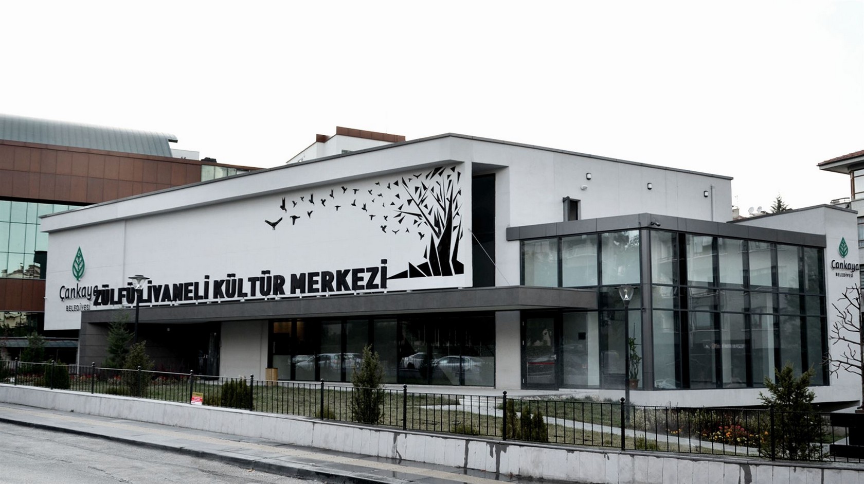 http://acemimarlik.com/Zülfü Livaneli Kültür Merkezi